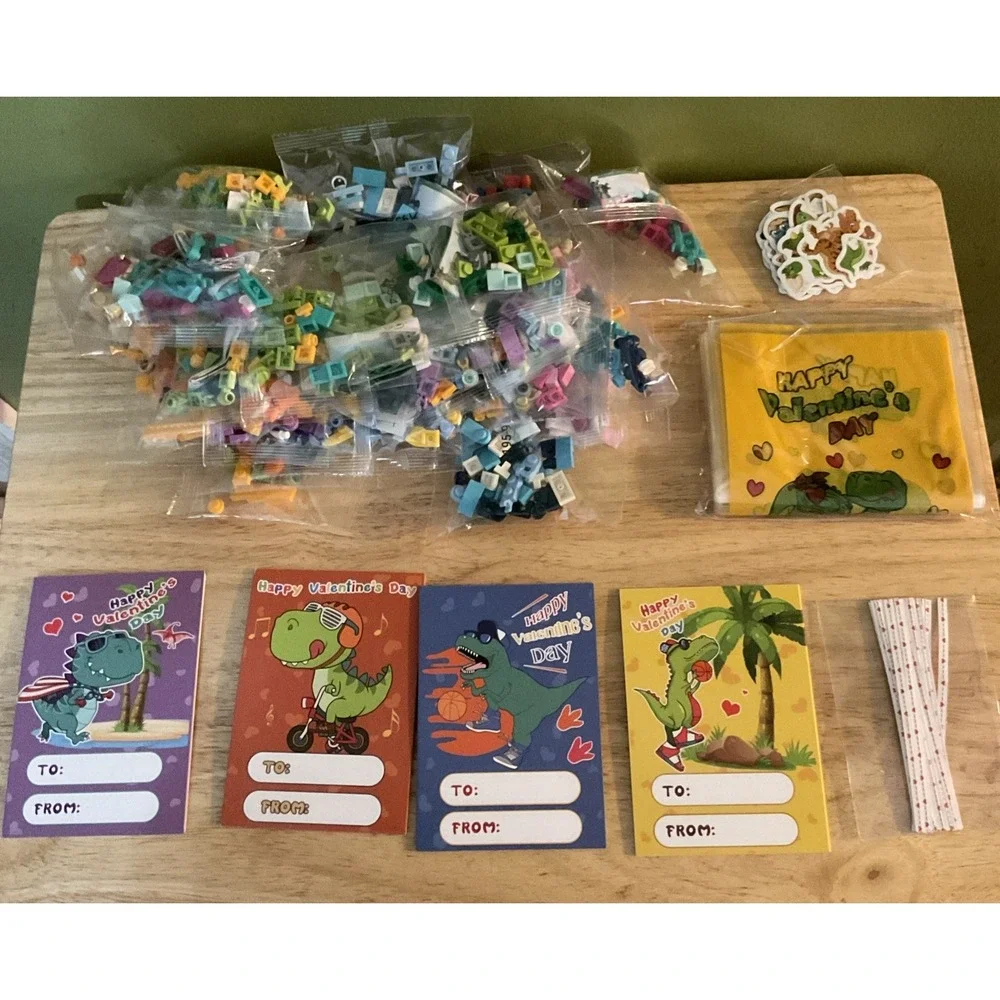 24 Pk Dinosaurs Valentines Day Gift Sets, Dinosaurs Building‎ Blocks